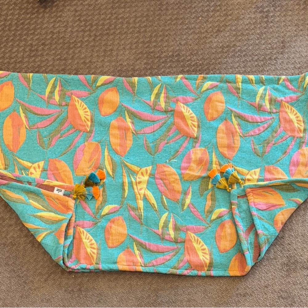 Tabitha Home Accents Decor - Vibrant Leaf Pattern